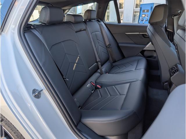 5シリーズ 523d xDriveツーリング Mスポーツ ドライビングパッケージ 20AW 禁煙 デモカー カーブドディスプレイナビゲーション シートヒーター 全周囲カメラ アクティブクルーズコントロール(35枚目)