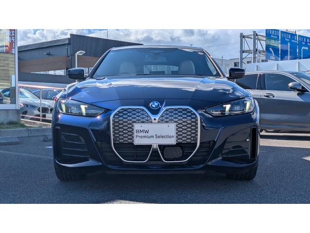 i4 eDrive 40 Mスポーツ ハイラインパッケージ サウンドパッケージ 19AW 禁煙 デモカー クラフテッドクリスタルフィニッシュ ステアリングヒーター カーブドディスプレイナビゲーション シートヒーター(5枚目)