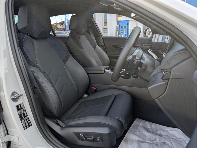 5シリーズ 523d xDrive Mスポーツ コンフォートドライビングパッケージ 19AW 禁煙 デモカー カーブドディスプレイナビゲーション 全周囲カメラ アクティブクルーズコントロール(32枚目)