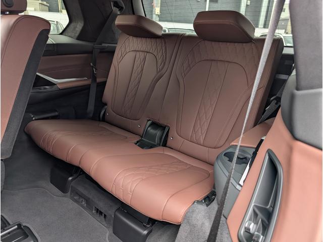 X7 xDrive 40d Mスポーツ スカイラウンジパノラマガラスサンルーフ 22AW 禁煙 ワンオーナー ソフトクローズドア 保温保冷カップホルダー ハーマンカードンスピーカー 5ゾーンエアコン コーヒーブラウンレザーシート(49枚目)
