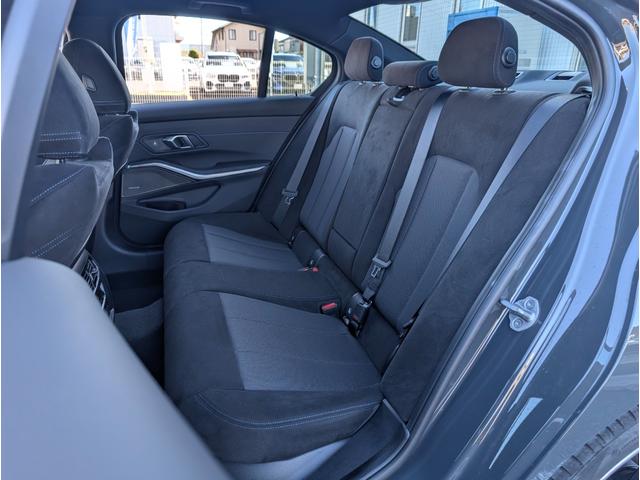 後部座席の方もゆったり乗車可能です！