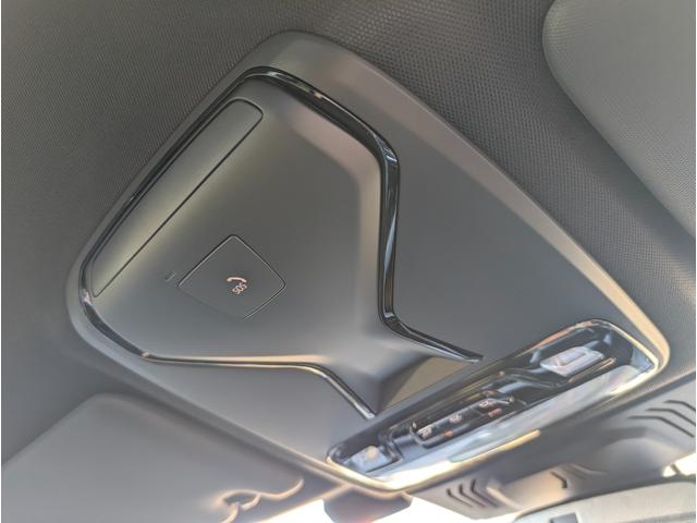 ＳＯＳコール装備です。緊急時は遠慮なく押してください。ＢＭＷメーカーエマージェンシーに直結致します。