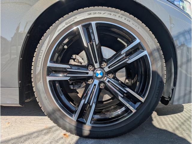 １８インチアロイホイール装備です。見た目がガラリと変わります。