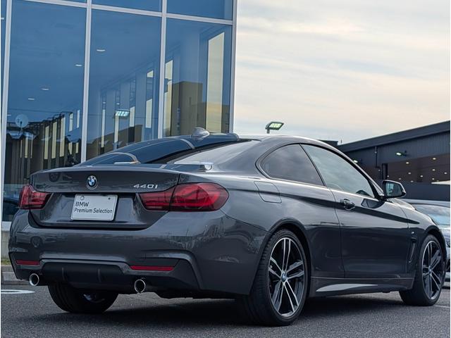 ４シリーズ ４４０ｉクーペ　Ｍスポーツ　タイヤ４本交換！／ファストトラックパッケージ／ガラスサンルーフ／コーラルレッドレザーシート／シートヒーター／マルチ液晶メーター／アクティブクルーズコントロール／１９ＡＷ／禁煙／ワンオーナー（9枚目）