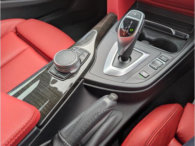 ４シリーズ ４４０ｉクーペ　Ｍスポーツ　タイヤ４本交換！／ファストトラックパッケージ／ガラスサンルーフ／コーラルレッドレザーシート／シートヒーター／マルチ液晶メーター／アクティブクルーズコントロール／１９ＡＷ／禁煙／ワンオーナー（25枚目）