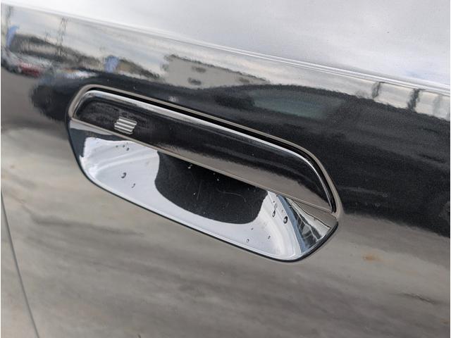 ２シリーズ ２２０ｉクーペ　Ｍスポーツ　ハイラインパッケージ　ハイラインパッケージ／コンフォートパッケージ／レッドレザーシート／カーブドディスプレイナビゲーション／シートヒーター／アクティブクルーズコントロール／１８ＡＷ／禁煙／ワンオーナー（12枚目）