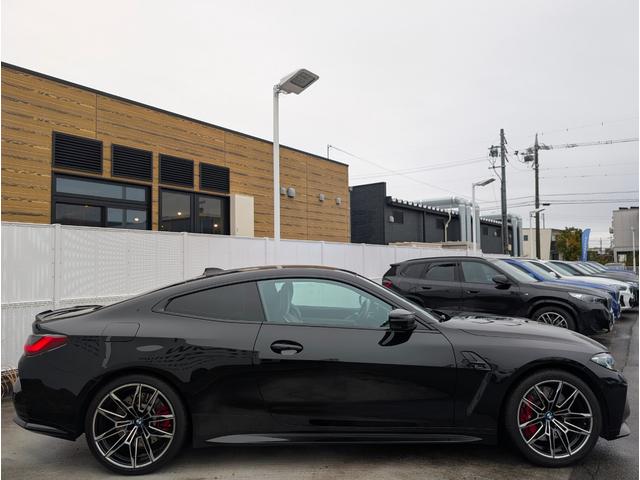 Ｍ４ Ｍ４クーペ　コンペティション　フロントベンチレーションシート／パーキングアシストプラス／ピアノブラックパネル／社外地デジチューナー／純正ナビゲーション／全周囲カメラ／１９・２０インチホイール／禁煙／ワンオーナー（5枚目）