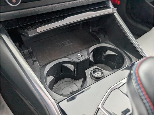 Ｍ４ Ｍ４クーペ　コンペティション　フロントベンチレーションシート／パーキングアシストプラス／ピアノブラックパネル／社外地デジチューナー／純正ナビゲーション／全周囲カメラ／１９・２０インチホイール／禁煙／ワンオーナー（24枚目）