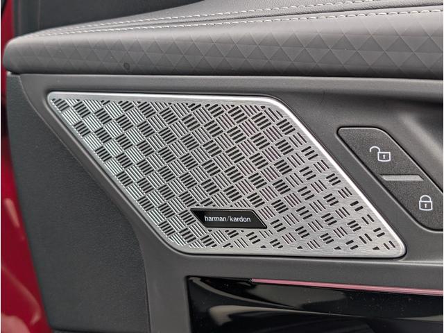 �n�[�}���J�[�h���X�s�[�J�[���t���Ă���܂��B