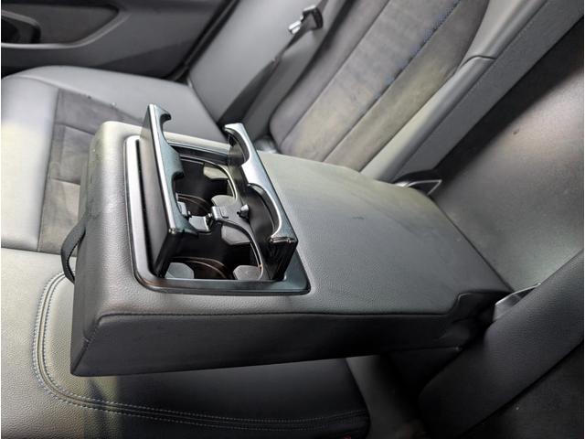 �J�b�v�z���_�[�������Z���^�[�A�[�����X�g