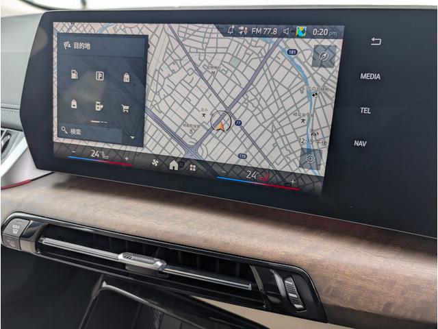 �^�b�`�p�l���i�r�ƂȂ�܂��B�X�}�z�̂悤�Ɏg�p�ł��܂��B