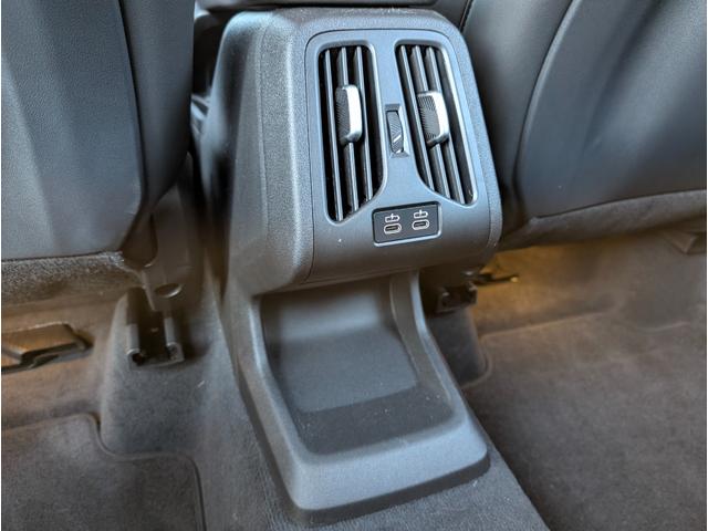 ���A�Ȃɂ̓^�C�v�b�̂t�r�a�|�[�g���������܂��B