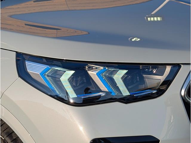 Ｘ２ ｘＤｒｉｖｅ　２０ｉ　Ｍスポーツハイラインパッケージ　ハイラインパッケージ／パノラマガラスサンルーフ／ステアリングヒーター／カーブドディスプレイナビゲーション／モカレザーシート／全周囲カメラ／２０ＡＷ／禁煙／レンタカーアップ（10枚目）