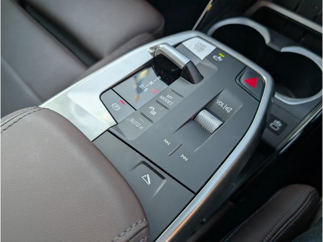 Ｘ２ ｘＤｒｉｖｅ　２０ｉ　Ｍスポーツハイラインパッケージ　ハイラインパッケージ／パノラマガラスサンルーフ／ステアリングヒーター／カーブドディスプレイナビゲーション／モカレザーシート／全周囲カメラ／２０ＡＷ／禁煙／レンタカーアップ（21枚目）