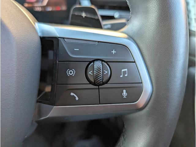 Ｘ２ ｘＤｒｉｖｅ　２０ｉ　Ｍスポーツハイラインパッケージ　ハイラインパッケージ／パノラマガラスサンルーフ／ステアリングヒーター／カーブドディスプレイナビゲーション／モカレザーシート／全周囲カメラ／２０ＡＷ／禁煙／レンタカーアップ（26枚目）