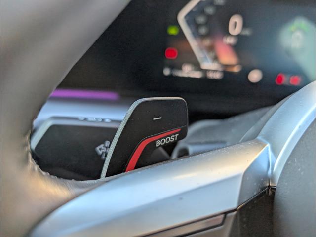 Ｘ２ ｘＤｒｉｖｅ　２０ｉ　Ｍスポーツハイラインパッケージ　ハイラインパッケージ／パノラマガラスサンルーフ／ステアリングヒーター／カーブドディスプレイナビゲーション／モカレザーシート／全周囲カメラ／２０ＡＷ／禁煙／レンタカーアップ（29枚目）