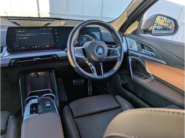 Ｘ２ ｘＤｒｉｖｅ　２０ｉ　Ｍスポーツハイラインパッケージ　ハイラインパッケージ／パノラマガラスサンルーフ／ステアリングヒーター／カーブドディスプレイナビゲーション／モカレザーシート／全周囲カメラ／２０ＡＷ／禁煙／レンタカーアップ（43枚目）