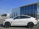 Ｘ６ Ｍ６０ｉ　ｘＤｒｉｖｅ　ＬＥＤヘッドライト　コンフォートアクセス　パノラマガラスサンルーフ　カーブドディスプレイナビゲーション　全周囲カメラ　アップルカープレイ対応　２２ＡＷ　禁煙　ワンオーナー（5枚目）