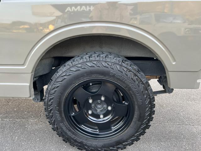 ジムニー ワイルドウインドリミテッド　ＪＡ１１－３型アッシュカーキ全塗装　圧縮圧力測定済　ＴベルトＷポンプ交換　前後ブラックバンパーナンバー移動　皮調シートカバー　ＡＷ塗装　ジオランダー　天井加工済（13枚目）
