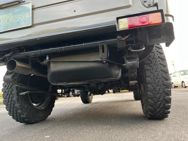 ジムニー ワイルドウインドリミテッド　ＪＡ１１－３型アッシュカーキ全塗装　圧縮圧力測定済　ＴベルトＷポンプ交換　前後ブラックバンパーナンバー移動　皮調シートカバー　ＡＷ塗装　ジオランダー　天井加工済（17枚目）