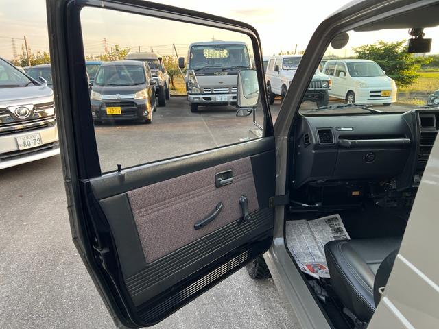ジムニー ワイルドウインドリミテッド　ＪＡ１１－３型アッシュカーキ全塗装　圧縮圧力測定済　ＴベルトＷポンプ交換　前後ブラックバンパーナンバー移動　皮調シートカバー　ＡＷ塗装　ジオランダー　天井加工済（31枚目）