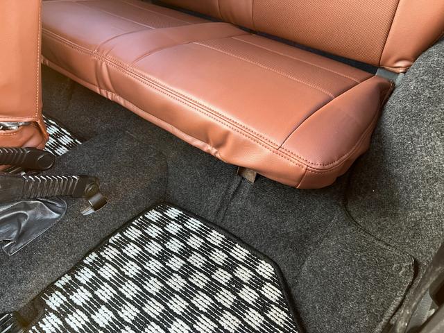 ジムニー ランドベンチャー　ＪＡ１１－５型最終ブルーツートン全塗装　　圧縮圧力測定済　ＴベルトＷポンプ交換済　フロントタニグチＢＰ　ホイル塗装　ジオランダーＡＴ　ナルディーウッドＣＤ　ＥＴＣ　皮調シートカバー（35枚目）