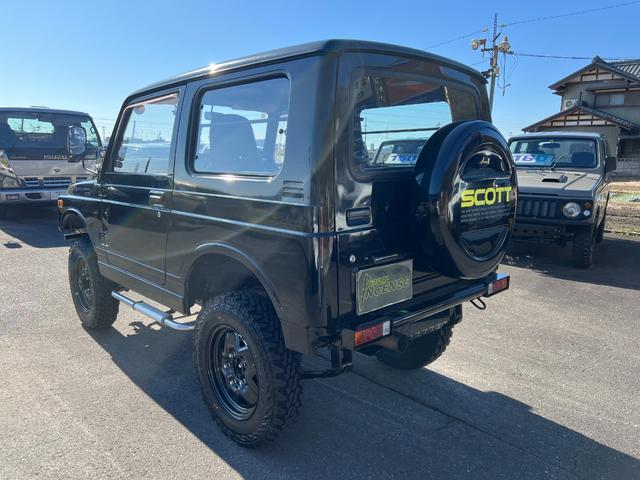 ジムニー スコットリミテッド　ＪＡ１１Ｖ改３インチリフト公認車検対応車輛　圧縮圧力測定済　前後ブラックバンパー　ナンバー移動　ホイル塗装ジオランダー１８５－８５－１６新品　社外ハンドル　タンクガード　検対応マフラー皮調シートカバー（4枚目）