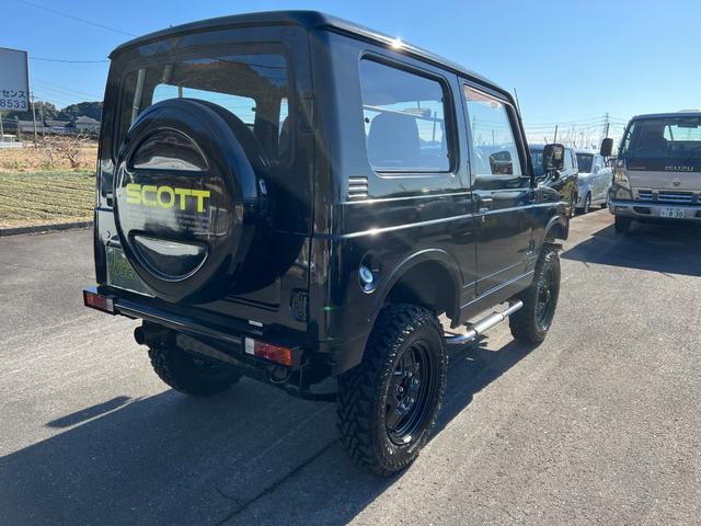 ジムニー スコットリミテッド　ＪＡ１１Ｖ改３インチリフト公認車検対応車輛　圧縮圧力測定済　前後ブラックバンパー　ナンバー移動　ホイル塗装ジオランダー１８５－８５－１６新品　社外ハンドル　タンクガード　検対応マフラー皮調シートカバー（5枚目）