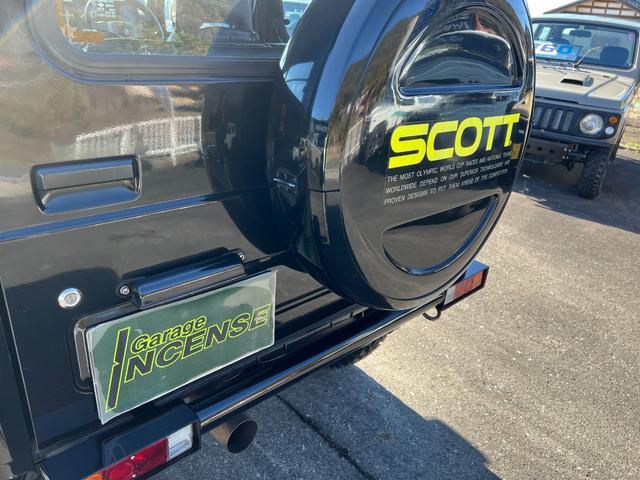 ジムニー スコットリミテッド　ＪＡ１１Ｖ改３インチリフト公認車検対応車輛　圧縮圧力測定済　前後ブラックバンパー　ナンバー移動　ホイル塗装ジオランダー１８５－８５－１６新品　社外ハンドル　タンクガード　検対応マフラー皮調シートカバー（13枚目）