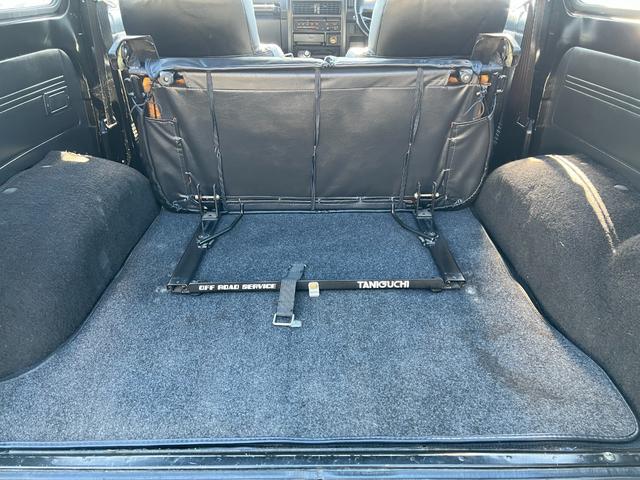 ジムニー スコットリミテッド　ＪＡ１１Ｖ改３インチリフト公認車検対応車輛　圧縮圧力測定済　前後ブラックバンパー　ナンバー移動　ホイル塗装ジオランダー１８５－８５－１６新品　社外ハンドル　タンクガード　検対応マフラー皮調シートカバー（29枚目）