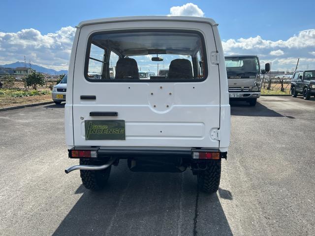 ジムニー ＨＣ　ＪＡ１１－４型Ｔベルト交換済　圧縮圧力測定済　前後ブラックバンパー　ナンバー移動　皮調シートカバー　ホイル塗装　ジオランダー新品（6枚目）