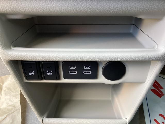 アルトラパン ハイブリッドＸ　届出済未使用車　衝突軽減ブレーキ　スマートキー　プッシュスタート　シートヒーター　オートライト　ＬＥＤヘッドランプ　電動格納ミラー　ベンチシート　フルフラット　オートエアコン　革巻きステアリング（25枚目）