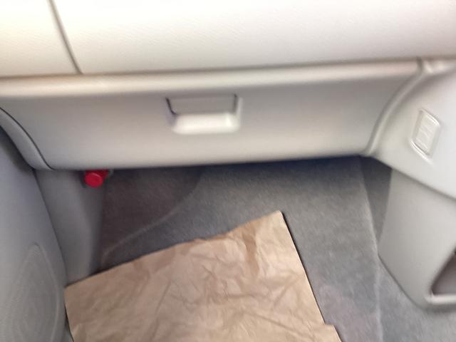 アルトラパン ハイブリッドＸ　届出済未使用車　衝突軽減ブレーキ　スマートキー　プッシュスタート　シートヒーター　オートライト　ＬＥＤヘッドランプ　電動格納ミラー　ベンチシート　フルフラット　オートエアコン　革巻きステアリング（33枚目）