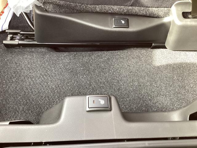 ソリオ ハイブリッドＭＺ　登録済未使用車　衝突軽減ブレーキ　両側電動スライドドア　オートライト　ＬＥＤヘッドライト　スマートキー　プッシュスタート　ヘッドアップディスプレイ　クルーズコントロール　シートヒーター　ウォークスルー（34枚目）