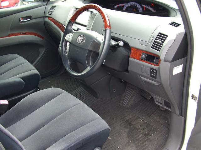 エスティマ ２．４アエラス　Ｇエディション　グー故障診断実施済　ナビ　地デジ　バックカメラ　パワースライドドア（12枚目）