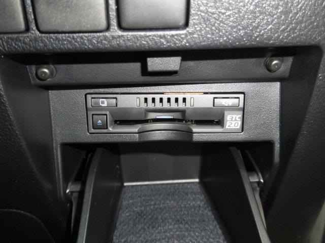 2.5S Cパッケージ サンルーフ フルセグ メモリーナビ DVD再生 ミュージックプレイヤー接続可 バックカメラ 衝突被害軽減システム ETC 両側電動スライド LEDヘッドランプ 乗車定員7人 3列シート フルエアロ(14枚目)