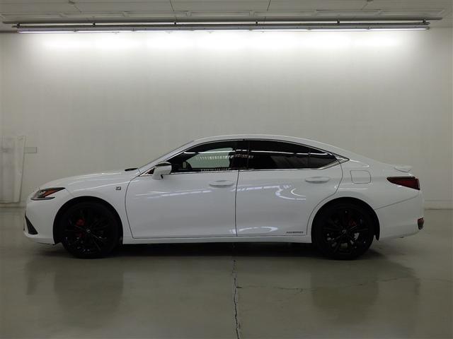 ＥＳ ＥＳ３００ｈ　Ｆスポーツ　衝突被害軽減システム　メモリーナビ　フルセグ　バックカメラ　ＥＴＣ　ドラレコ　ＣＤ　ミュージックプレイヤー接続可　ＤＶＤ再生　サンルーフ　革シート　電動シート　オートクルーズコントロール　スマートキー（4枚目）