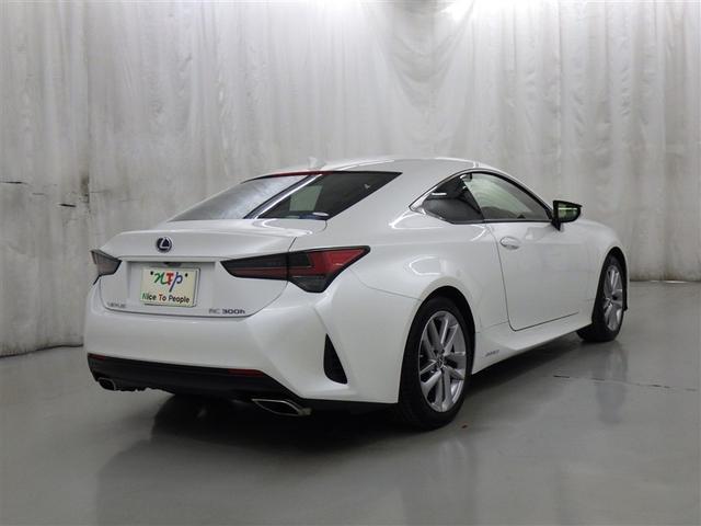 後ろから見ると車の印象も変わりますね♪