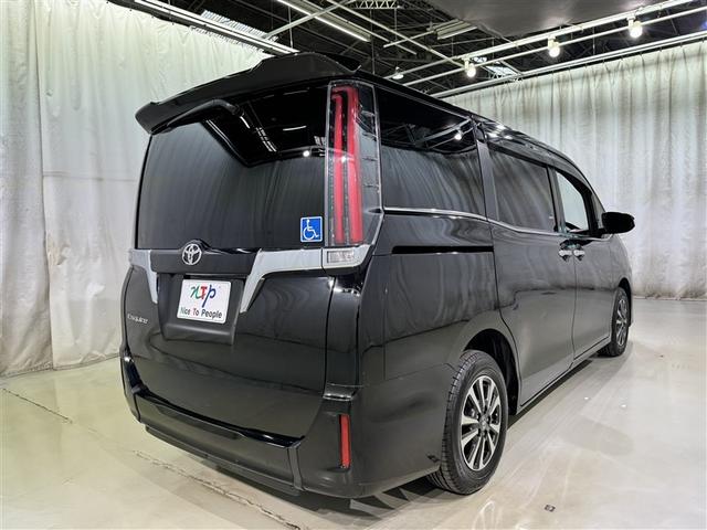 エスクァイア Ｘｉ　クルマイス　タイプ１　衝突被害軽減システム　メモリーナビ　フルセグ　バックカメラ　ＥＴＣ　ドラレコ　ＣＤ　ミュージックプレイヤー接続可　ＤＶＤ再生　後席モニター　オートクルーズコントロール　ＬＥＤヘッドランプ　乗車定員７人（6枚目）