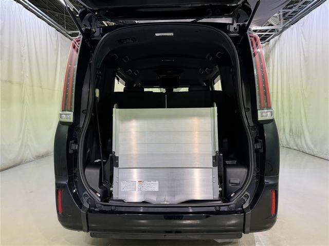 エスクァイア Ｘｉ　クルマイス　タイプ１　衝突被害軽減システム　メモリーナビ　フルセグ　バックカメラ　ＥＴＣ　ドラレコ　ＣＤ　ミュージックプレイヤー接続可　ＤＶＤ再生　後席モニター　オートクルーズコントロール　ＬＥＤヘッドランプ　乗車定員７人（10枚目）