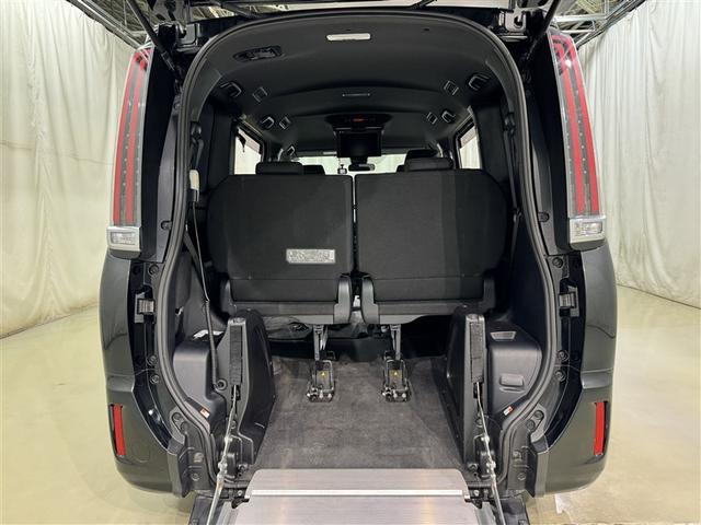 エスクァイア Ｘｉ　クルマイス　タイプ１　衝突被害軽減システム　メモリーナビ　フルセグ　バックカメラ　ＥＴＣ　ドラレコ　ＣＤ　ミュージックプレイヤー接続可　ＤＶＤ再生　後席モニター　オートクルーズコントロール　ＬＥＤヘッドランプ　乗車定員７人（13枚目）