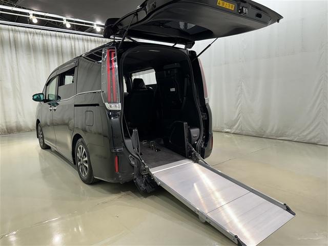 エスクァイア Ｘｉ　クルマイス　タイプ１　衝突被害軽減システム　メモリーナビ　フルセグ　バックカメラ　ＥＴＣ　ドラレコ　ＣＤ　ミュージックプレイヤー接続可　ＤＶＤ再生　後席モニター　オートクルーズコントロール　ＬＥＤヘッドランプ　乗車定員７人（15枚目）