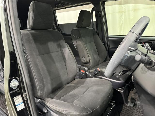 エスクァイア Ｘｉ　クルマイス　タイプ１　衝突被害軽減システム　メモリーナビ　フルセグ　バックカメラ　ＥＴＣ　ドラレコ　ＣＤ　ミュージックプレイヤー接続可　ＤＶＤ再生　後席モニター　オートクルーズコントロール　ＬＥＤヘッドランプ　乗車定員７人（34枚目）