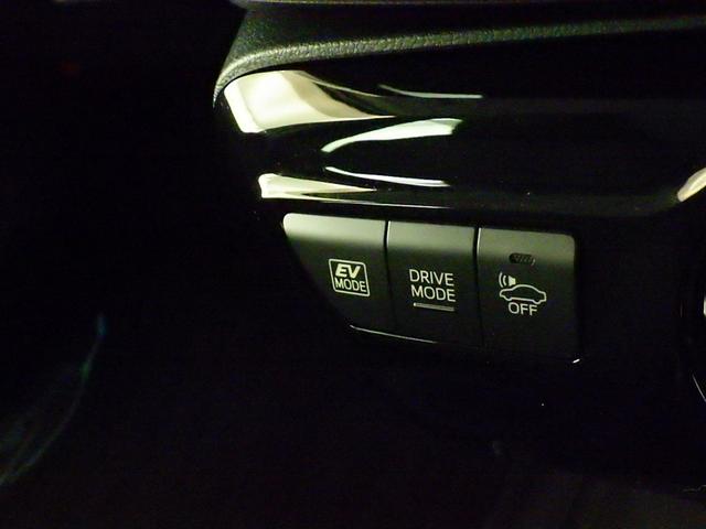 プリウス Ｓ　衝突被害軽減システム　メモリーナビ　フルセグ　バックカメラ　ＥＴＣ　ドラレコ　ＣＤ　ＤＶＤ再生　オートクルーズコントロール　ＬＥＤヘッドランプ　スマートキー　キーレス　ハイブリッド（14枚目）