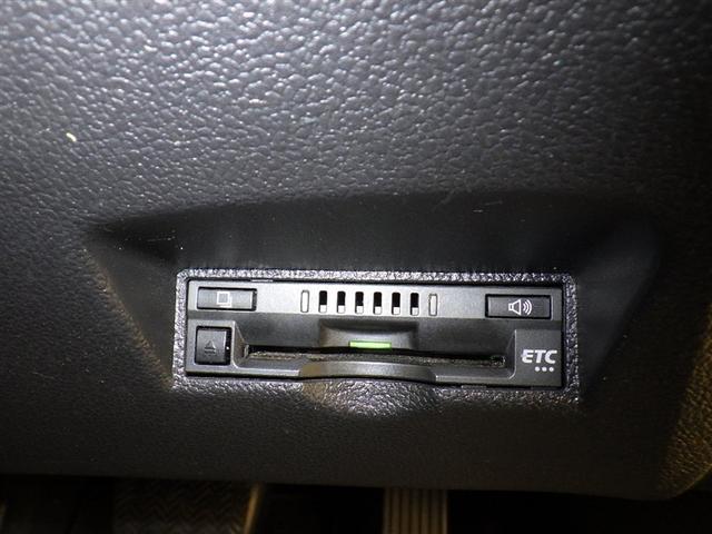 プリウス Ｓ　衝突被害軽減システム　メモリーナビ　フルセグ　バックカメラ　ＥＴＣ　ドラレコ　ＣＤ　ＤＶＤ再生　オートクルーズコントロール　ＬＥＤヘッドランプ　スマートキー　キーレス　ハイブリッド（16枚目）