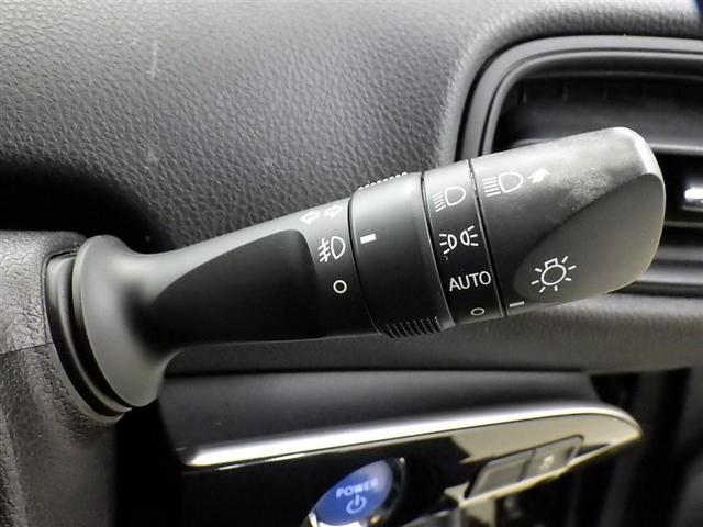 プリウス Ｓ　衝突被害軽減システム　メモリーナビ　フルセグ　バックカメラ　ＥＴＣ　ドラレコ　ＣＤ　ＤＶＤ再生　オートクルーズコントロール　ＬＥＤヘッドランプ　スマートキー　キーレス　ハイブリッド（18枚目）