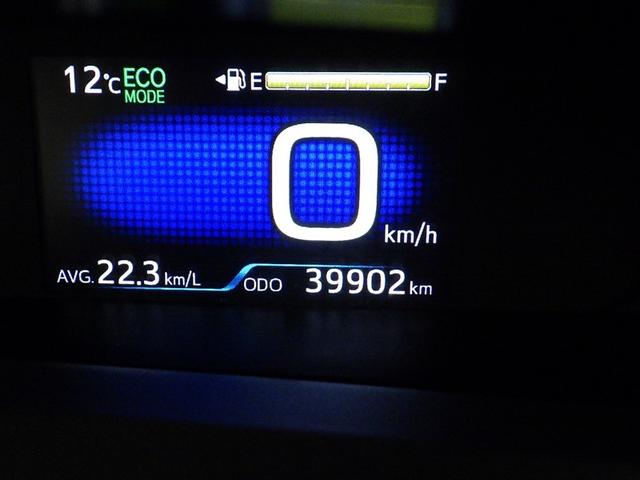 プリウス Ｓ　衝突被害軽減システム　メモリーナビ　フルセグ　バックカメラ　ＥＴＣ　ドラレコ　ＣＤ　ＤＶＤ再生　オートクルーズコントロール　ＬＥＤヘッドランプ　スマートキー　キーレス　ハイブリッド（24枚目）