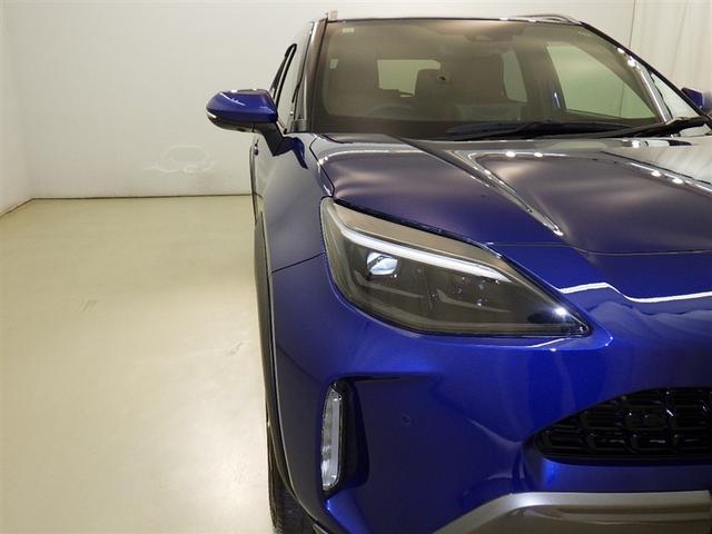 ヤリスクロス ハイブリッドＺ　アドベンチャー　衝突被害軽減システム　メモリーナビ　フルセグ　バックカメラ　ＥＴＣ　ＣＤ　ミュージックプレイヤー接続可　ＤＶＤ再生　電動シート　オートクルーズコントロール　ＬＥＤヘッドランプ　スマートキー　キーレス（7枚目）