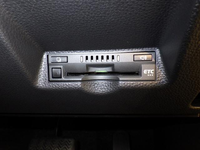 ヤリスクロス ハイブリッドＺ　アドベンチャー　衝突被害軽減システム　メモリーナビ　フルセグ　バックカメラ　ＥＴＣ　ＣＤ　ミュージックプレイヤー接続可　ＤＶＤ再生　電動シート　オートクルーズコントロール　ＬＥＤヘッドランプ　スマートキー　キーレス（17枚目）