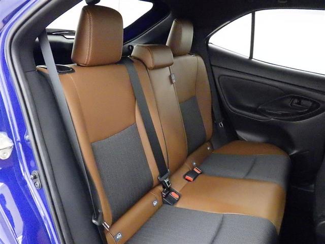 ヤリスクロス ハイブリッドＺ　アドベンチャー　衝突被害軽減システム　メモリーナビ　フルセグ　バックカメラ　ＥＴＣ　ＣＤ　ミュージックプレイヤー接続可　ＤＶＤ再生　電動シート　オートクルーズコントロール　ＬＥＤヘッドランプ　スマートキー　キーレス（27枚目）